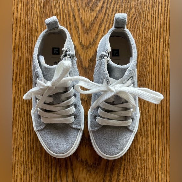 Minnie Mouse GAP  Sneakers. - Picture 3 of 7